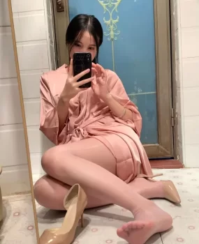 肉感十足的少妇