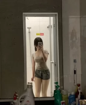 相城胸足臀阴四推全裸爽