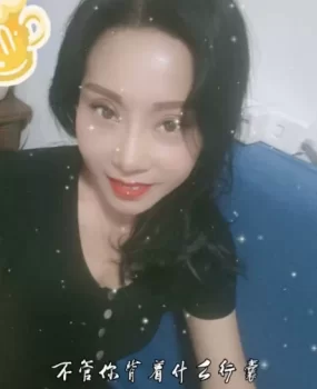 小电影里的美熟痴女的既视感，强烈建议，妹子有门槛。