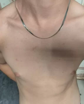 十堰，18，体育生，鸭，小帅有照片