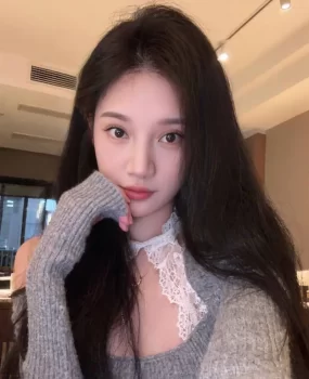 厦门白皙兼职小姐姐