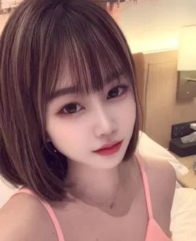 南京偶遇小姑娘