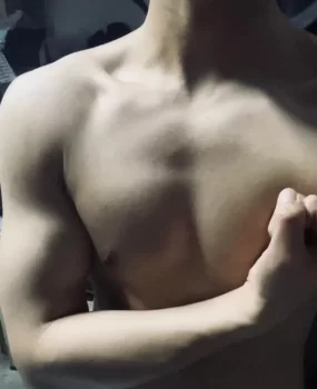 开封在校男模小哥哥