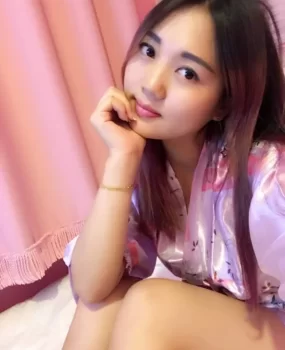 酒店约战小甜甜，体验深喉口爆