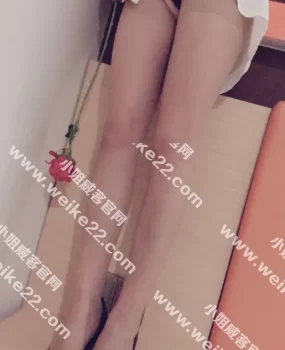 体验熟女长腿青青，安全回来