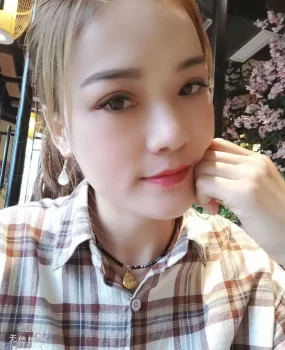 足浴店的保健师小谢兼职