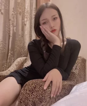 刚玩的兼职嫩妹妹